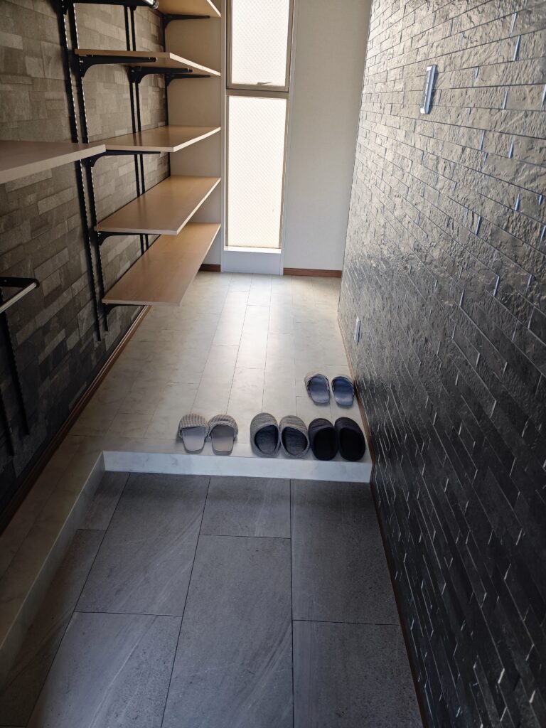 ライネスハイム京急富岡703号室